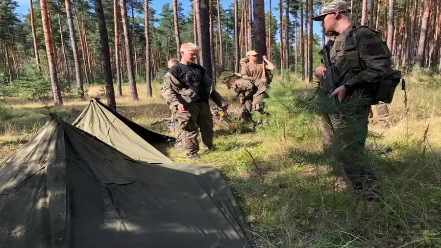 Kolonia i obóz wojskowy - Military Extreme Camp